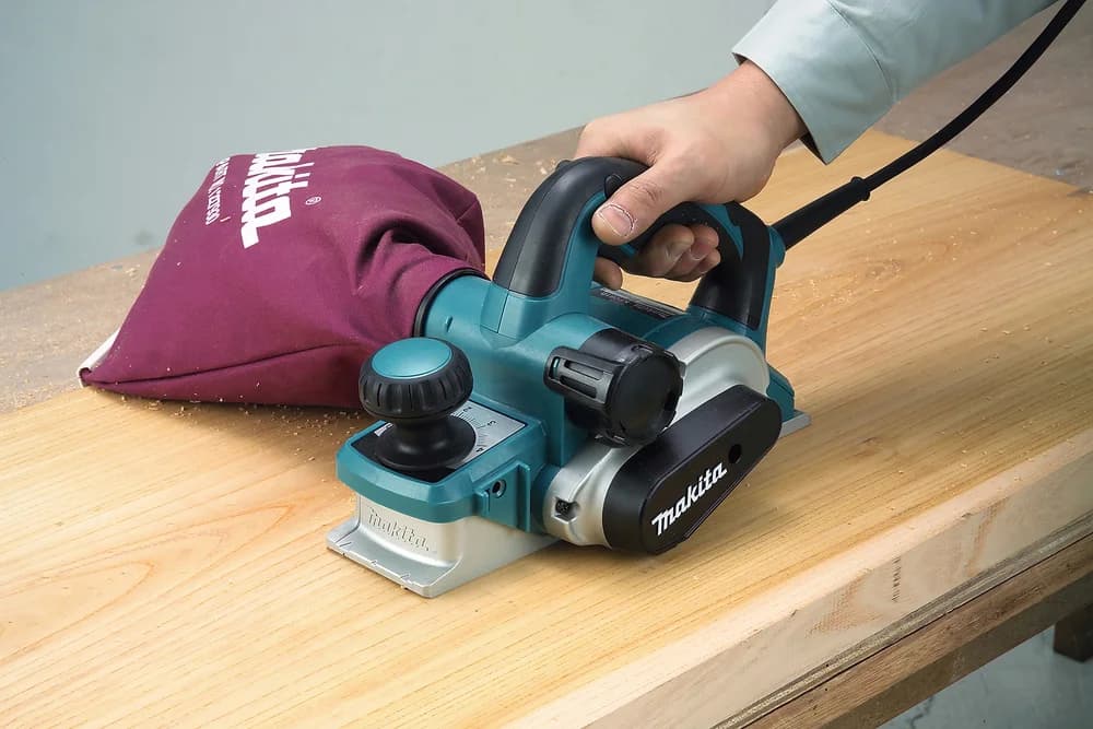 Makita Strug do drewna 850W 82mm - zdjęcie 3