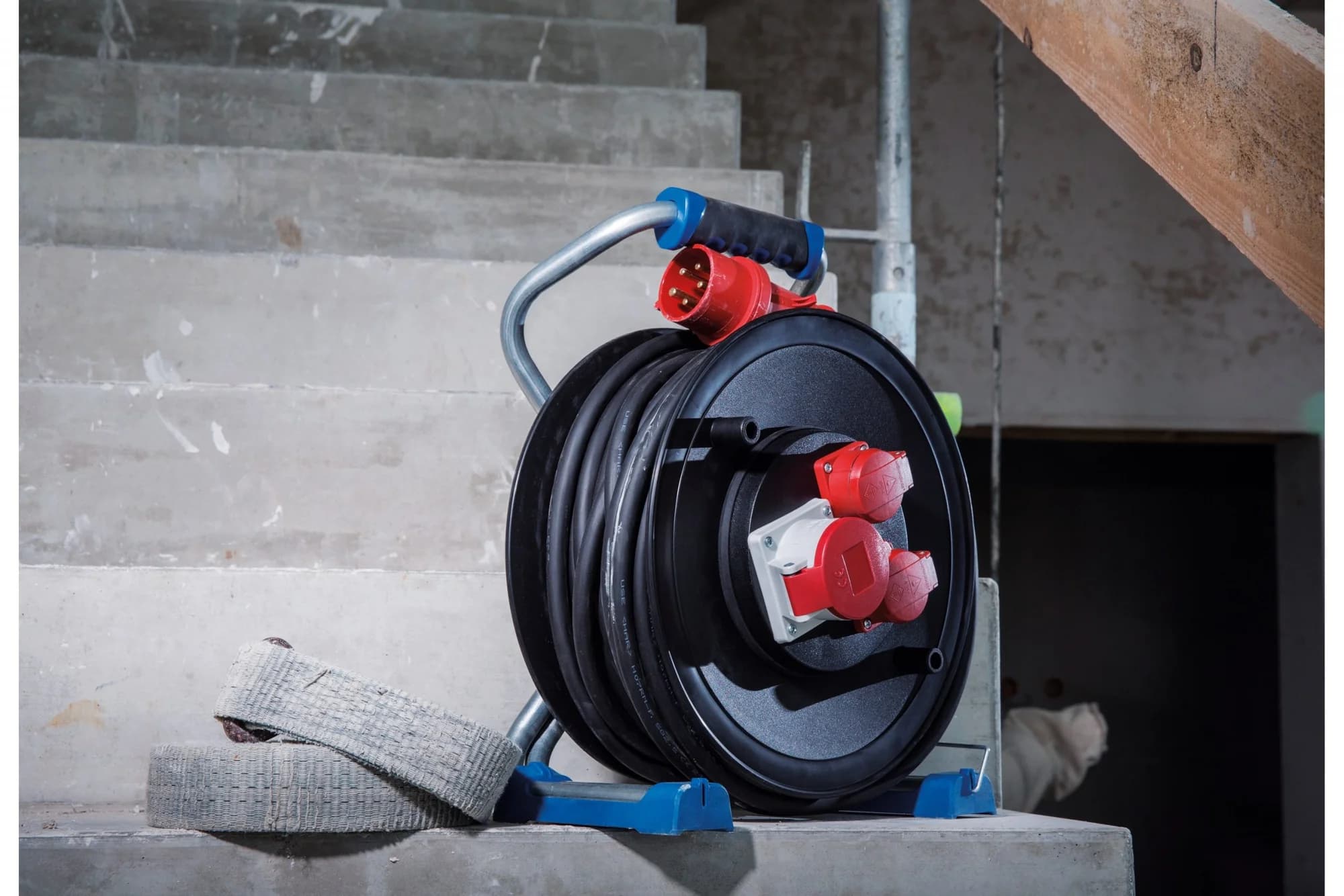 Przedłużacz bębnowy plastikowy Xperts CEE 20 m H07RN-F 5G2,5 IP44 "F"