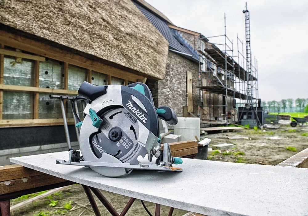 Makita Akum. ręczna pilarka tarczowa 2x18V LXT ®